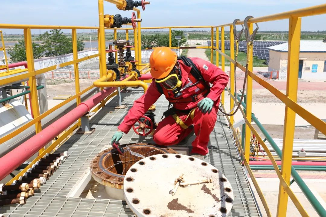 38f77524-3ae5-4fc1-b210-312a12d19d4f